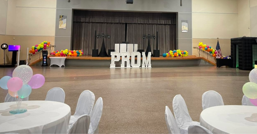 Pairing a Prom DJ with Other Event Rentals